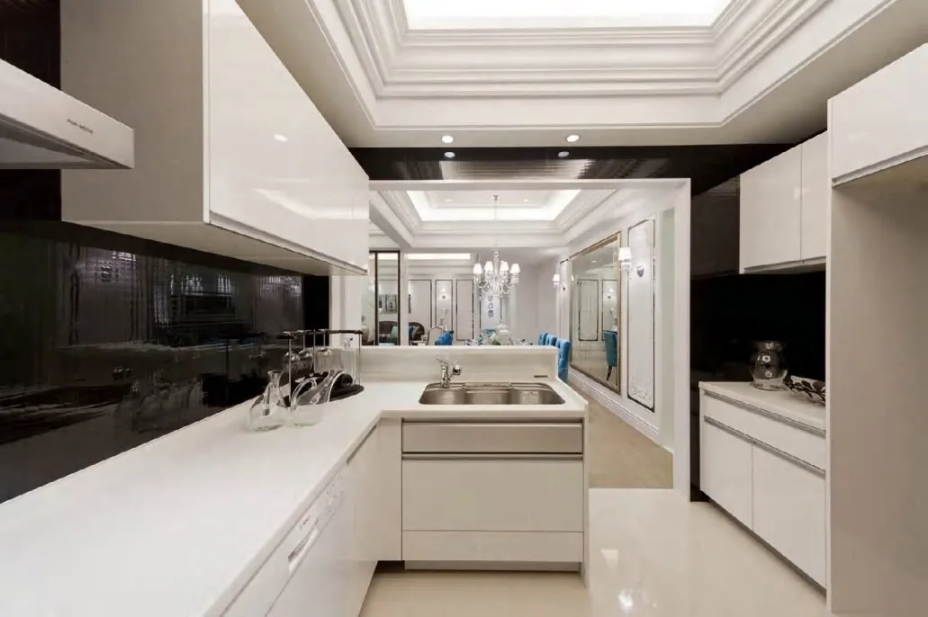 White kitchen with bar run, private-label program