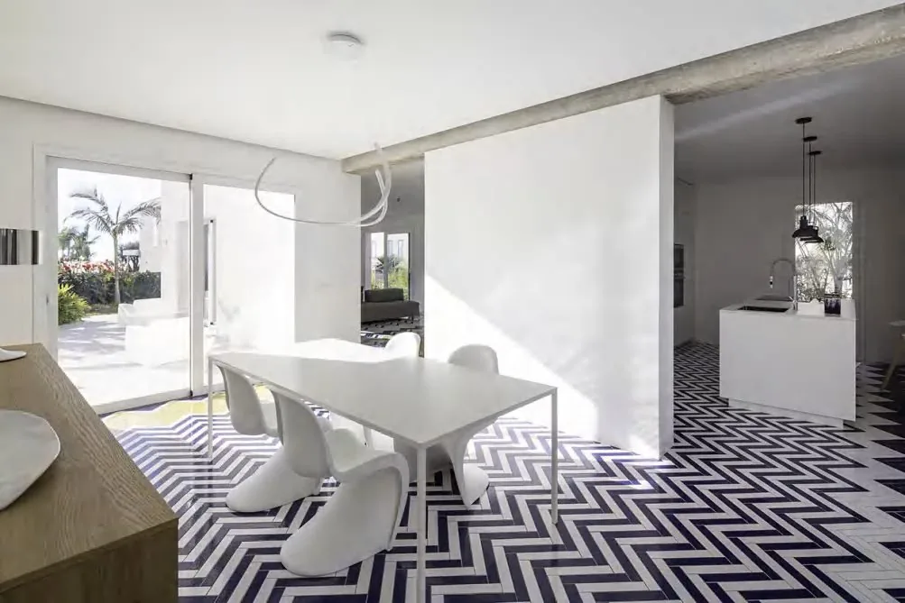 Open room with the full run and the table beyond