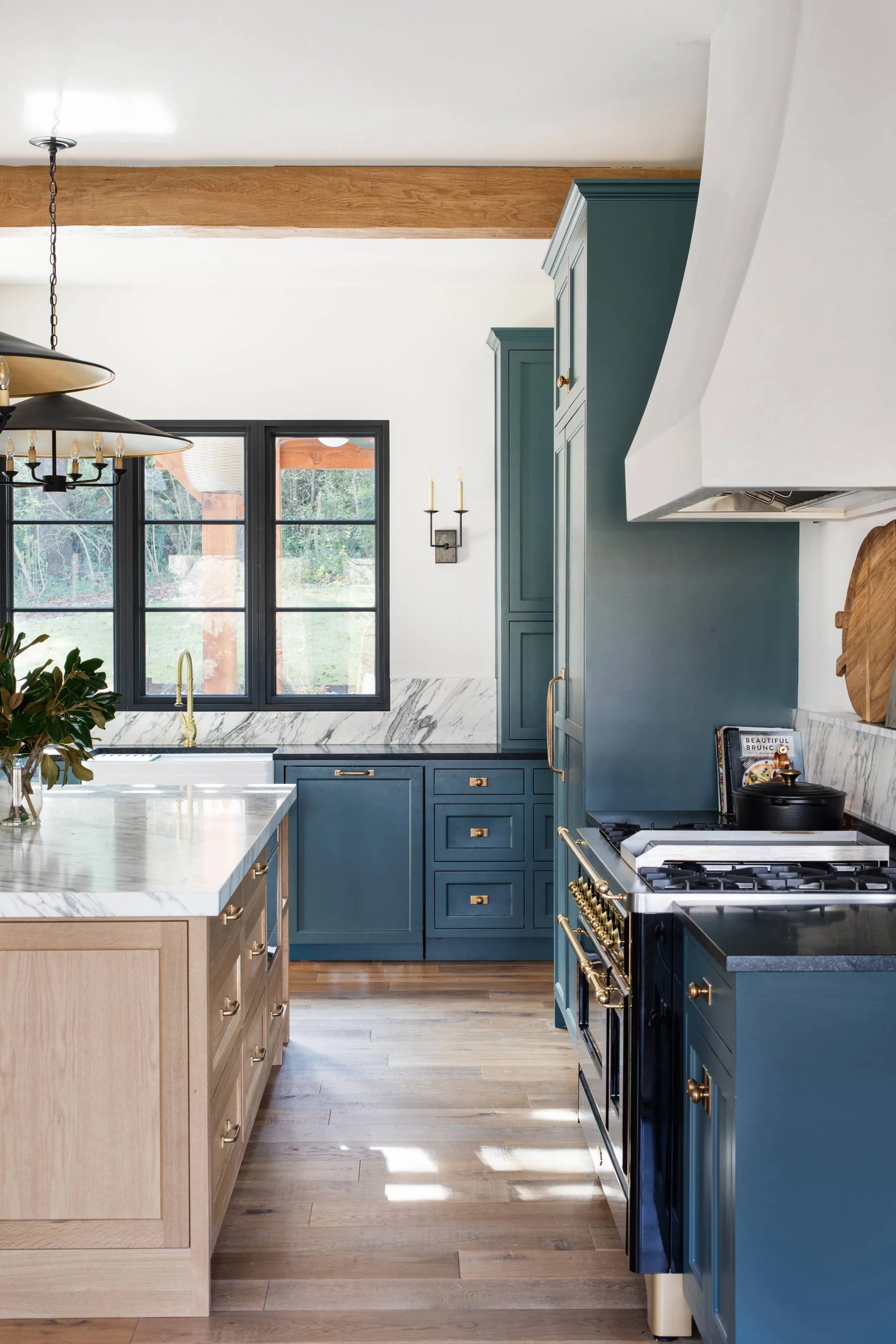 Matte teal lacquered kitchen, three colour coats and clear top