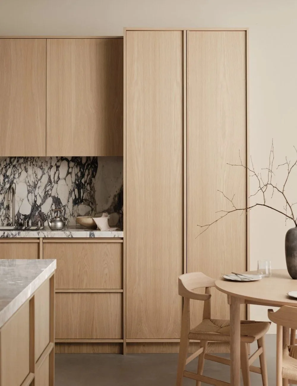Oakline slim shaker kitchen in painted oak