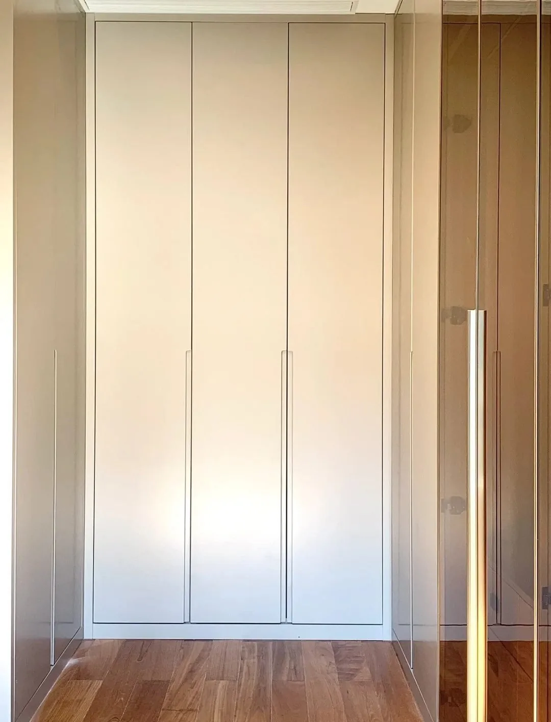 Lit walk-in bay with full interior fittings